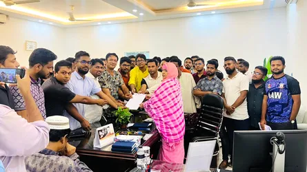 জবিতে নিষিদ্ধ ছাত্রলীগের ৪২১ নেতাকর্মীর বিরুদ্ধে ছাত্রদলের স্মারকলিপি