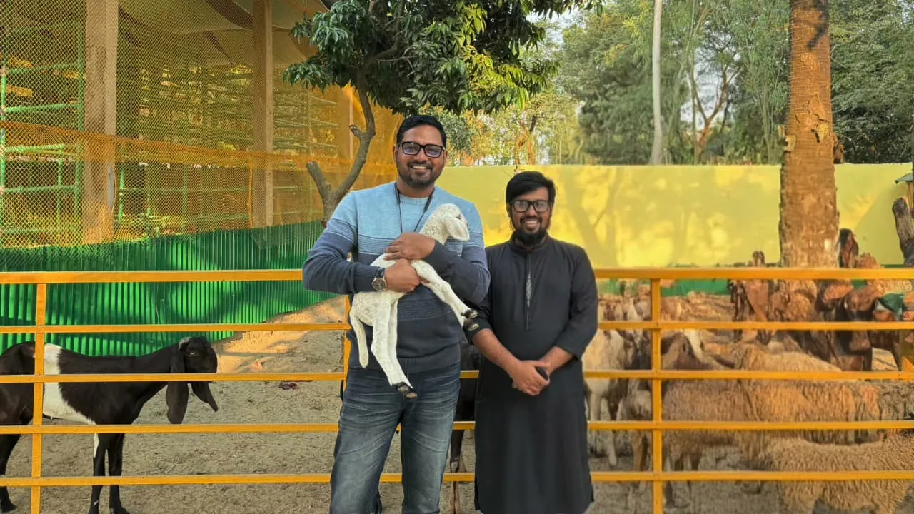 দুই তরুণের সুখের খামার : বদলে যাচ্ছে একটি গ্রাম
