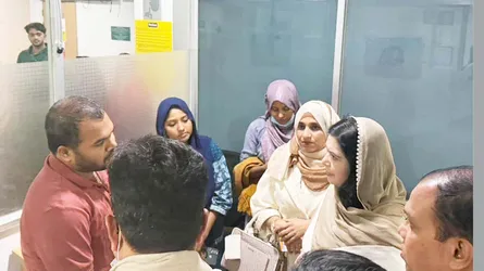 গুলিবিদ্ধ হাদির স্বজনদের খোঁজ নিলেন জুবাইদা রহমান