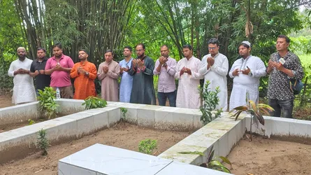 শহীদ সাংবাদিক তুরাবের কবর জিয়ারতে সিলেটের সাংবাদিক নেতৃবৃন্দ