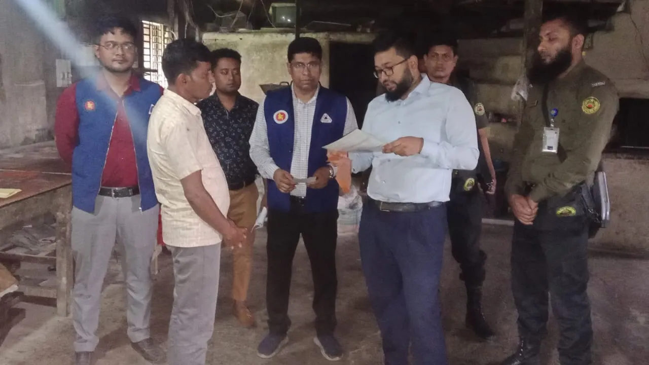 ক্ষেতলালে বিএসটিআইয়ের অভিযানে ২ বেকারিকে জরিমানা