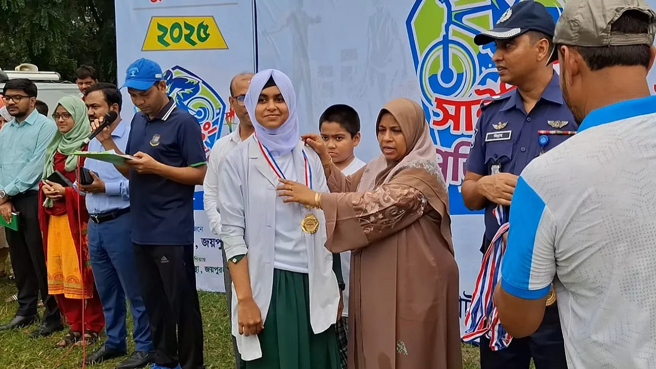 জুলাই পুনর্জাগরণ উদযাপন উপলক্ষে জয়পুরহাটে সাইক্লিং প্রতিযোগিতা