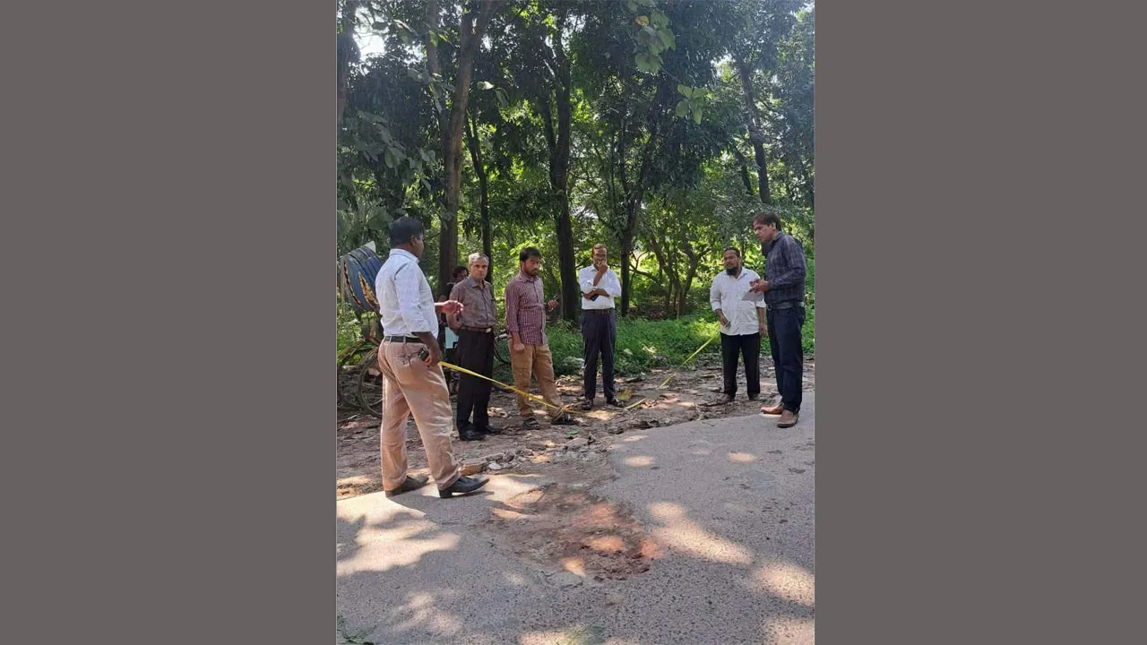 জাকসুর তৎপরতায় জাবির ফুটপাত ও সড়ক উন্নয়ন কাজ শুরু হচ্ছে এপ্রিলে