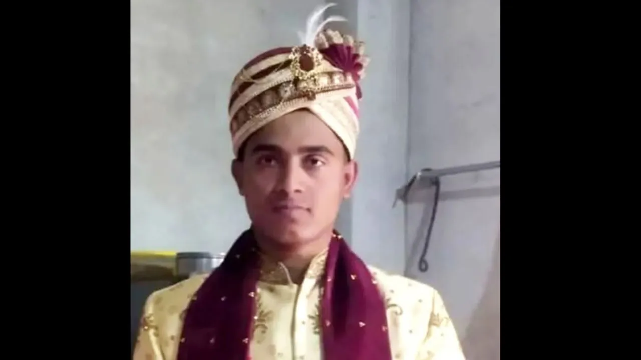 উখিয়ায় কাভার্ড ভ্যানের চাপায় যুবক নিহত