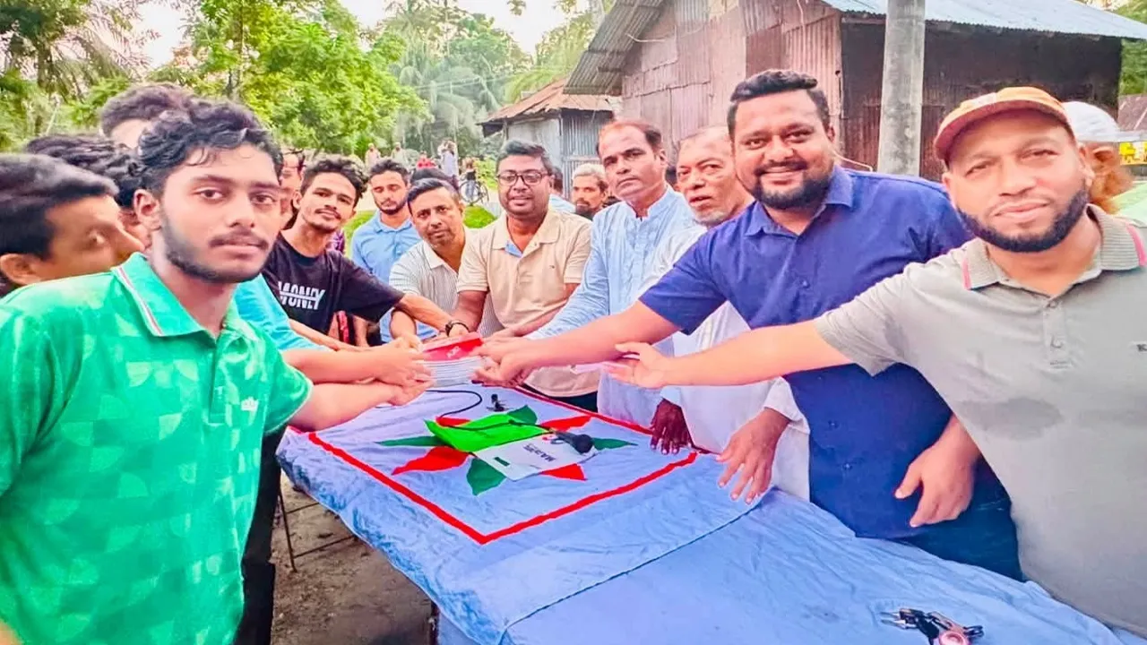 কাউখালীতে ‘মাদকে না বলি, খেলাধুলায় অংশ নেই’ স্লোগানে মিনি ফুটবল টুর্নামেন্ট
