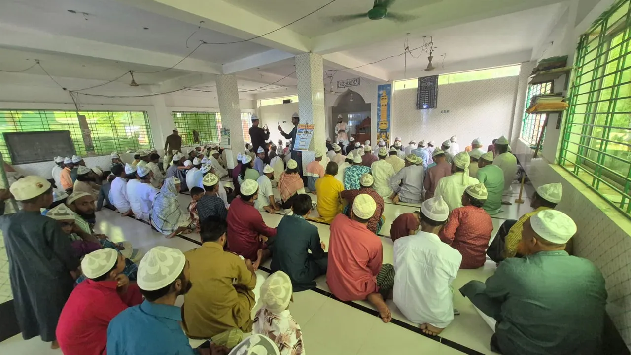 সৌদি আরবের সাথে মিল রেখে কটিয়াদীর একাংশের ঈদুল ফিতর উদযাপন