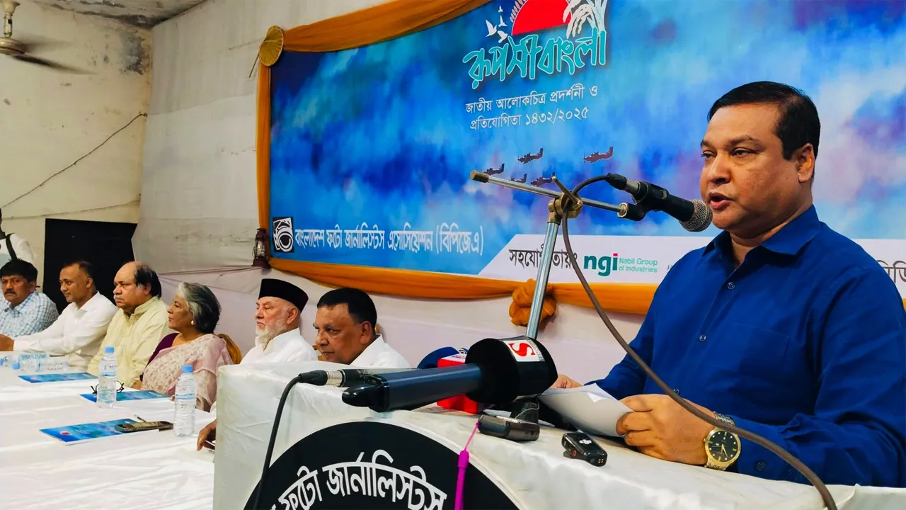 কিছু না বলেও ছবি দিয়ে অনেক সত্যকে তুলে ধরা যায়