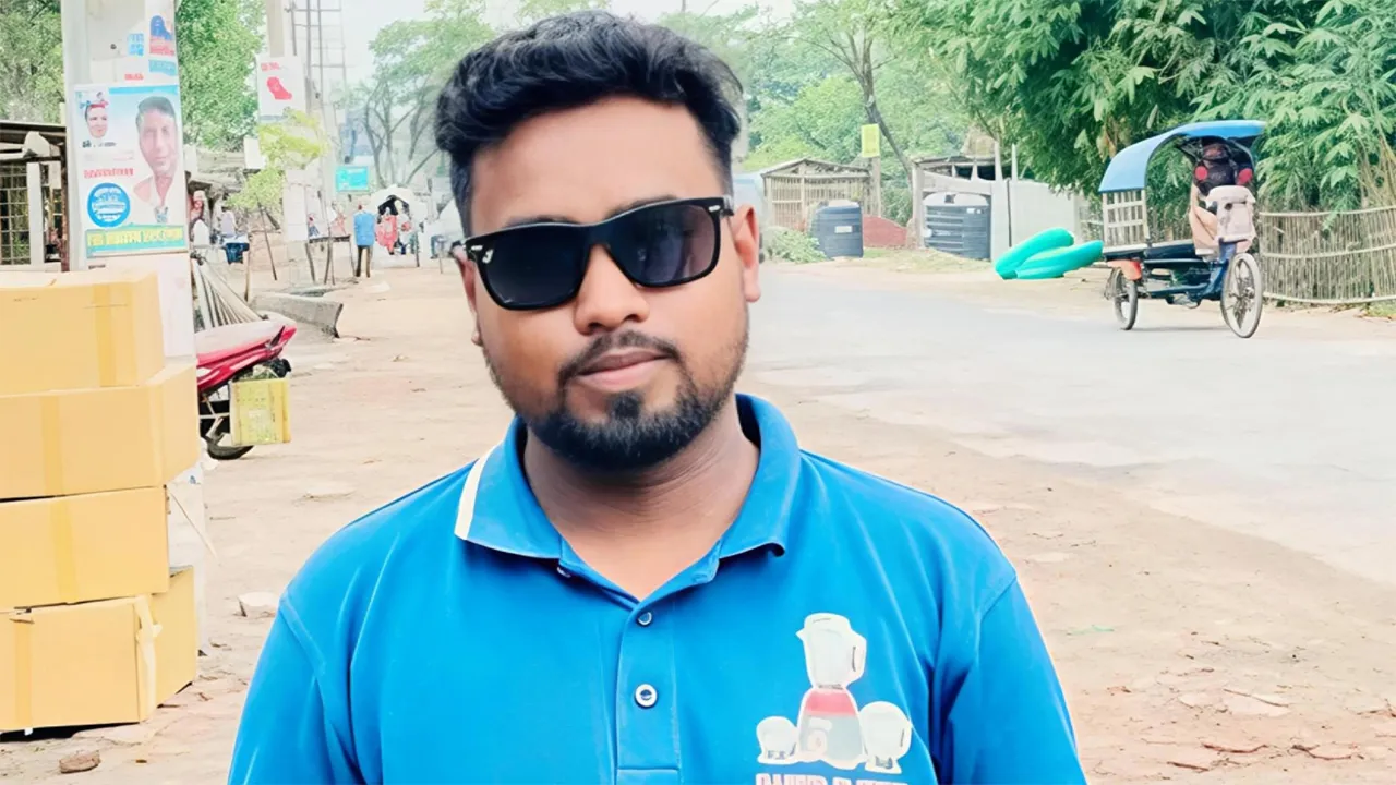 কালিগঞ্জে ট্রাকচাপায় যুবকের মৃত্যু