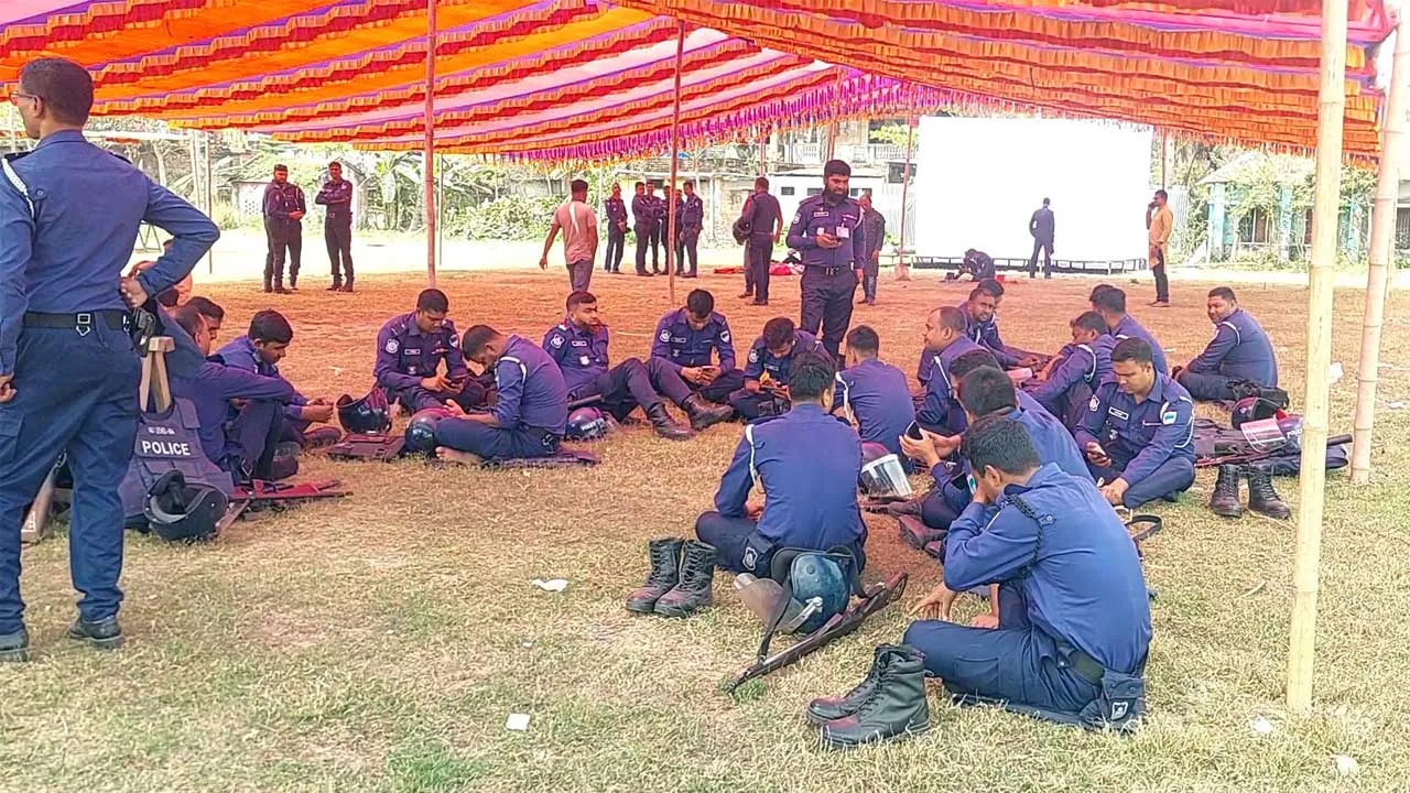 কালীগঞ্জে একই স্থানে দুই পক্ষের কর্মসূচি,  ১৪৪ ধারা জারি