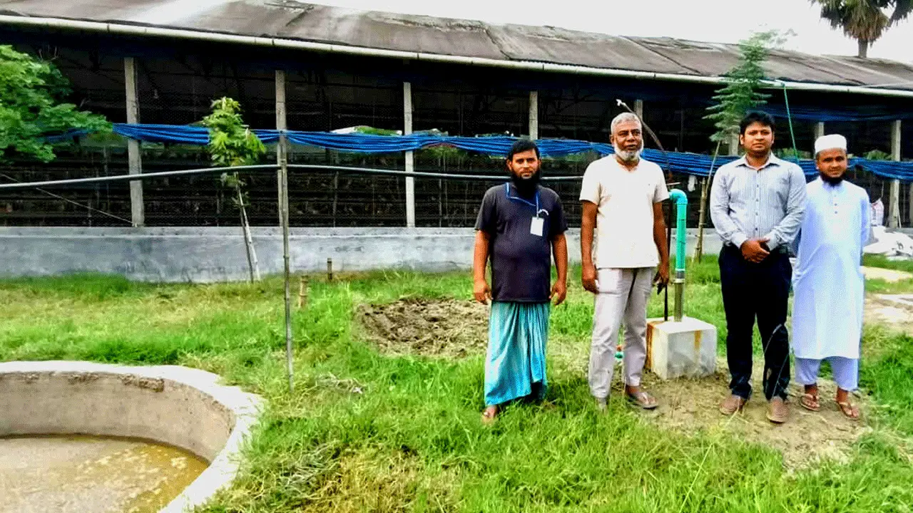 কালীগঞ্জে মুরগির বর্জ্য থেকে জ্বালানি উৎপাদন, পরিবেশবান্ধব উদ্যোগ