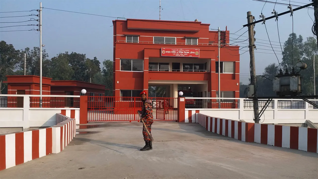 কালিহাতীতে পেট্রোলের দোকানে অগ্নিকাণ্ডে ব্যবসায়ীর মৃত্যু