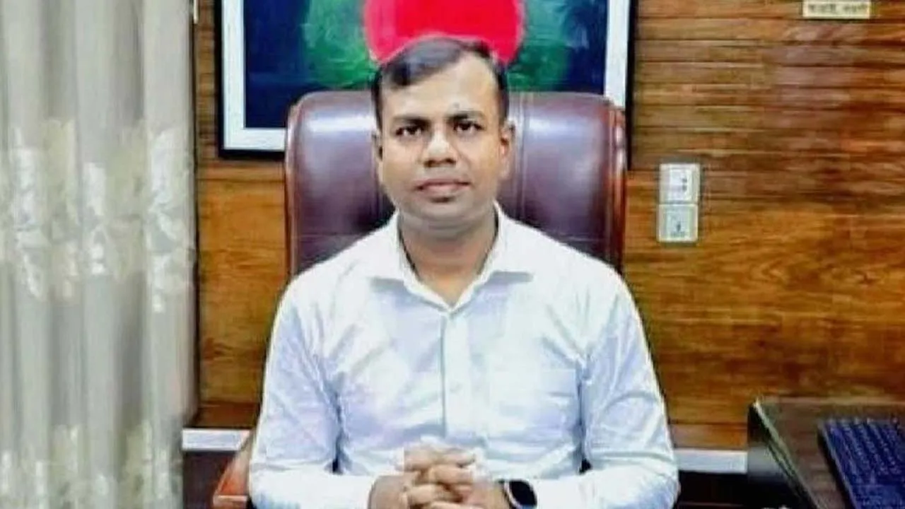 চাচাকে বাবা বানিয়ে মুক্তিযোদ্ধা কোটায় চাকরি, সিনিয়র সহকারী সচিব কারাগারে