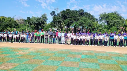 কমলগঞ্জে রেমিট্যান্স যোদ্ধা আন্তঃজেলা টেপ টেনিস কাপ ক্রিকেট টুর্নামেন্টের উদ্বোধন