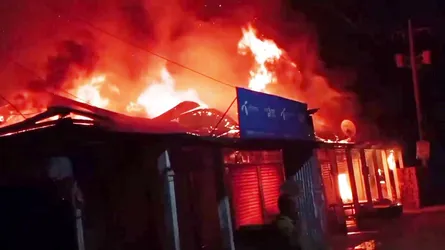 মৌলভীবাজারে আগুনে পুড়েছে ৬ দোকান
