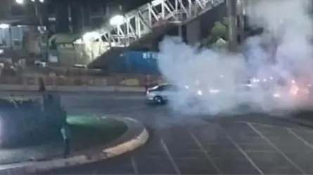 কারওয়ান বাজার মেট্রো স্টেশনের নিচে ককটেল বিস্ফোরণ