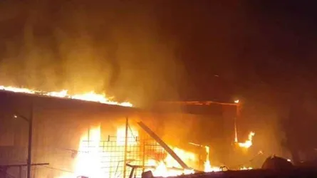 কারওয়ান বাজারে আগুন, নিয়ন্ত্রণে ৩ ইউনিট