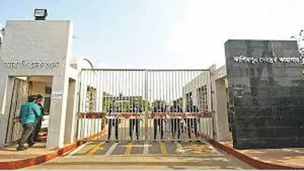 কারাগারের দেয়াল খুঁড়ে পালানোর মস্ত পরিকল্পনা