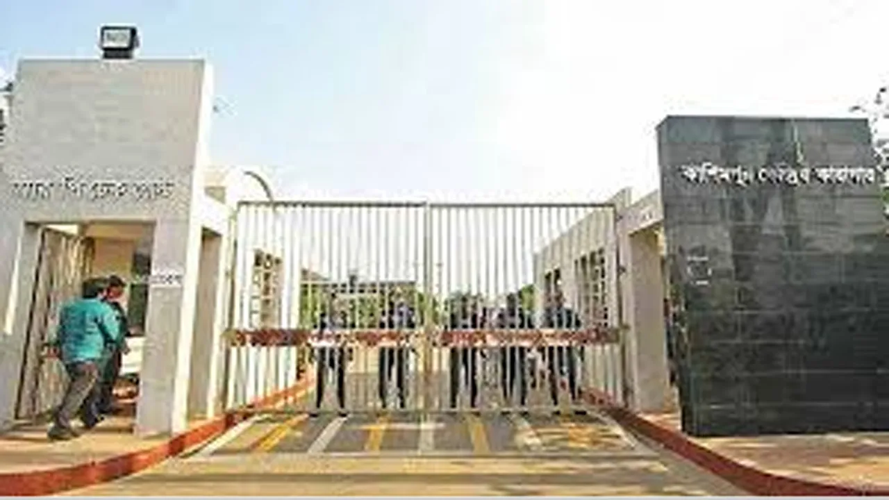 কারাগারের দেয়াল খুঁড়ে পালানোর মস্ত পরিকল্পনা