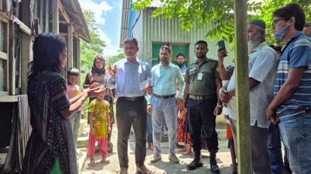 ১২ বছর শিকলবন্দী জীবন, ভাইবোনের পাশে দাঁড়ালেন কটিয়াদীর ইউএনও