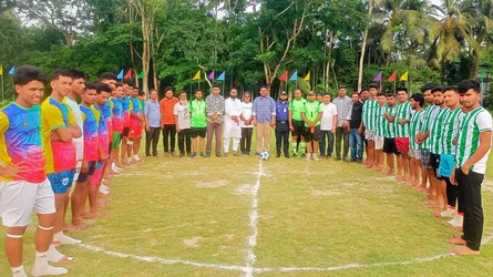 কাউখালীতে তারুণ্যের উৎসব উপলক্ষে ফুটবল টুর্নামেন্টের উদ্বোধন