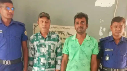 কাউখালীতে পুলিশের অভিযানে মাদককারবারি গ্রেফতার