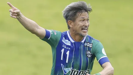 ৫৮ বছর বয়সে নতুন দলে কিং কাজু