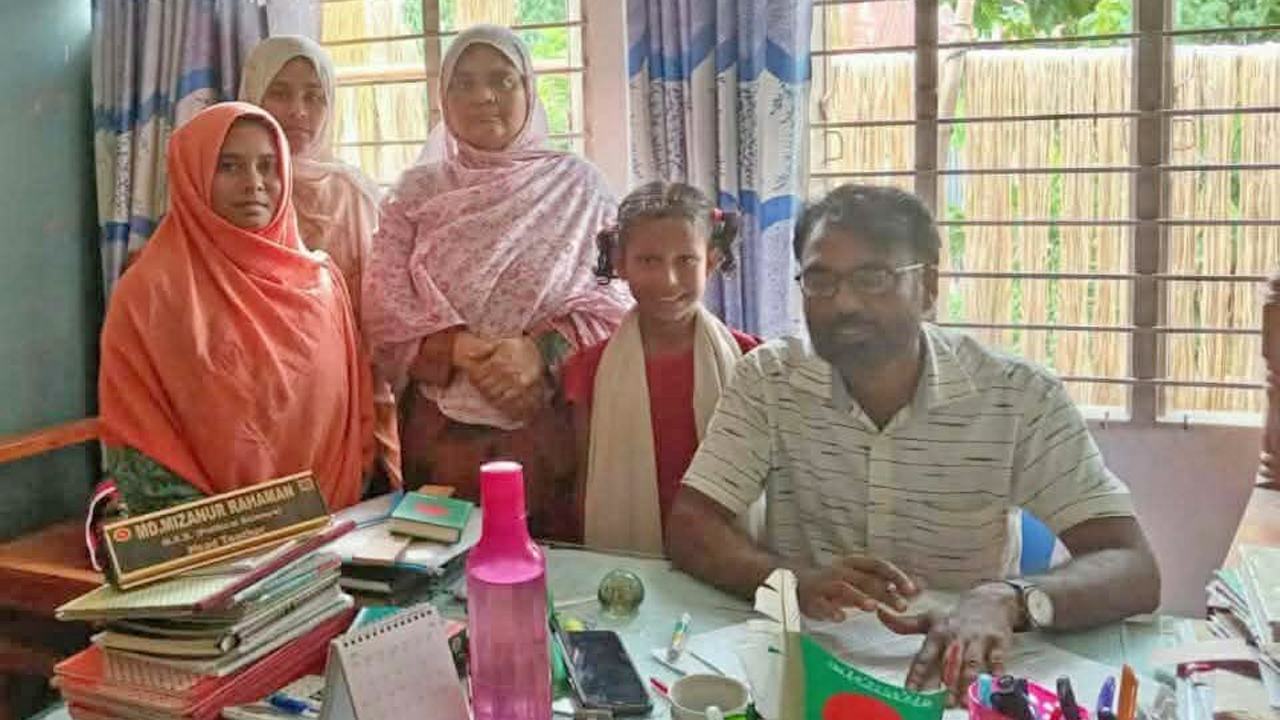 Keya-Ayesha-skip-school-for-two-handfuls-of-food