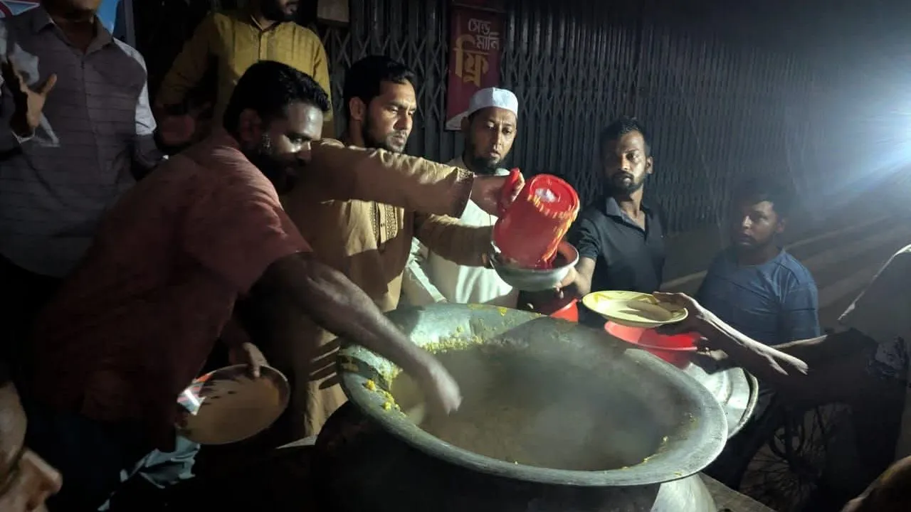 খাগড়াছড়িতে আকস্মিক বন্যা, খাদ্য সহায়তায় এগিয়ে এসেছে জামায়াত