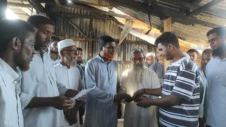 খাগড়াছড়ির মহালছড়িতে অগ্নিকাণ্ডে ক্ষতিগ্রস্ত ব্যবসায়ীদের পাশে জামায়াতে ইসলামী