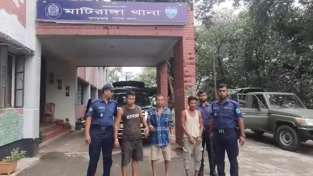 খাগড়াছড়িতে অস্ত্রসহ ৩ ইউপিডিএফ সদস্য আটক