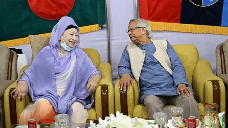 প্রধান উপদেষ্টার সাথে বিএনপি চেয়ারপারসনের সৌজন্য সাক্ষাৎ