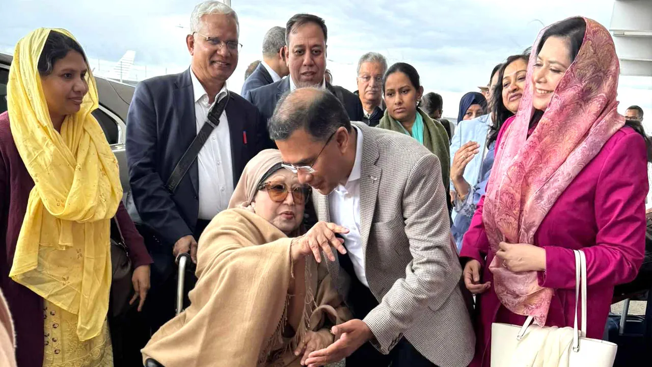 ‘ভাইয়ার খেয়াল রেখ,’ লন্ডনে বিদায় নেয়ার আগে নেতাকর্মীদের খালেদা জিয়া