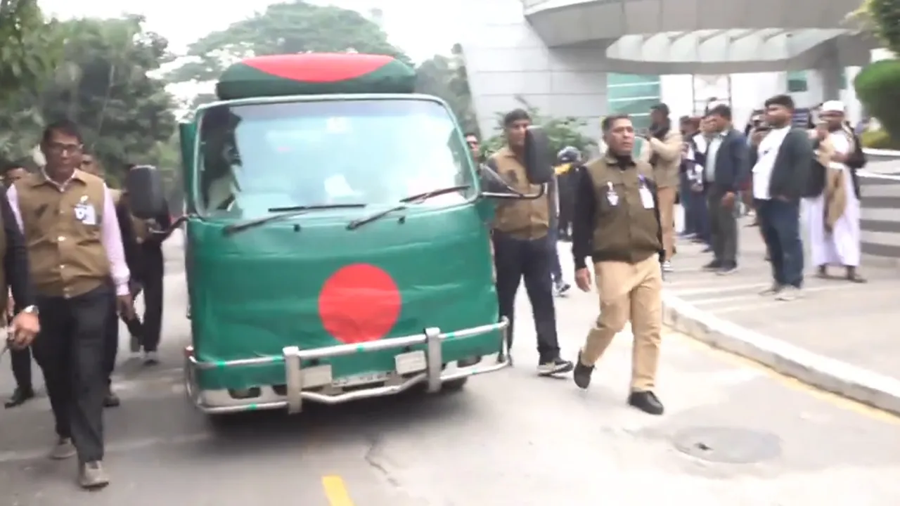 খালেদা জিয়ার লাশ নেয়া হচ্ছে ‘ফিরোজায়’