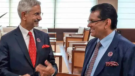 ম্যানিলায় আসিয়ান আঞ্চলিক ফোরামে খলিলুর-জয়শঙ্কর শুভেচ্ছা বিনিময়