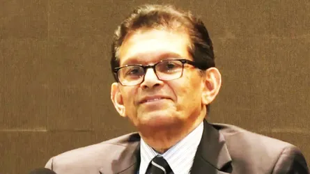 নিজ স্বার্থে যার সাথে ইচ্ছা কথা বলব
