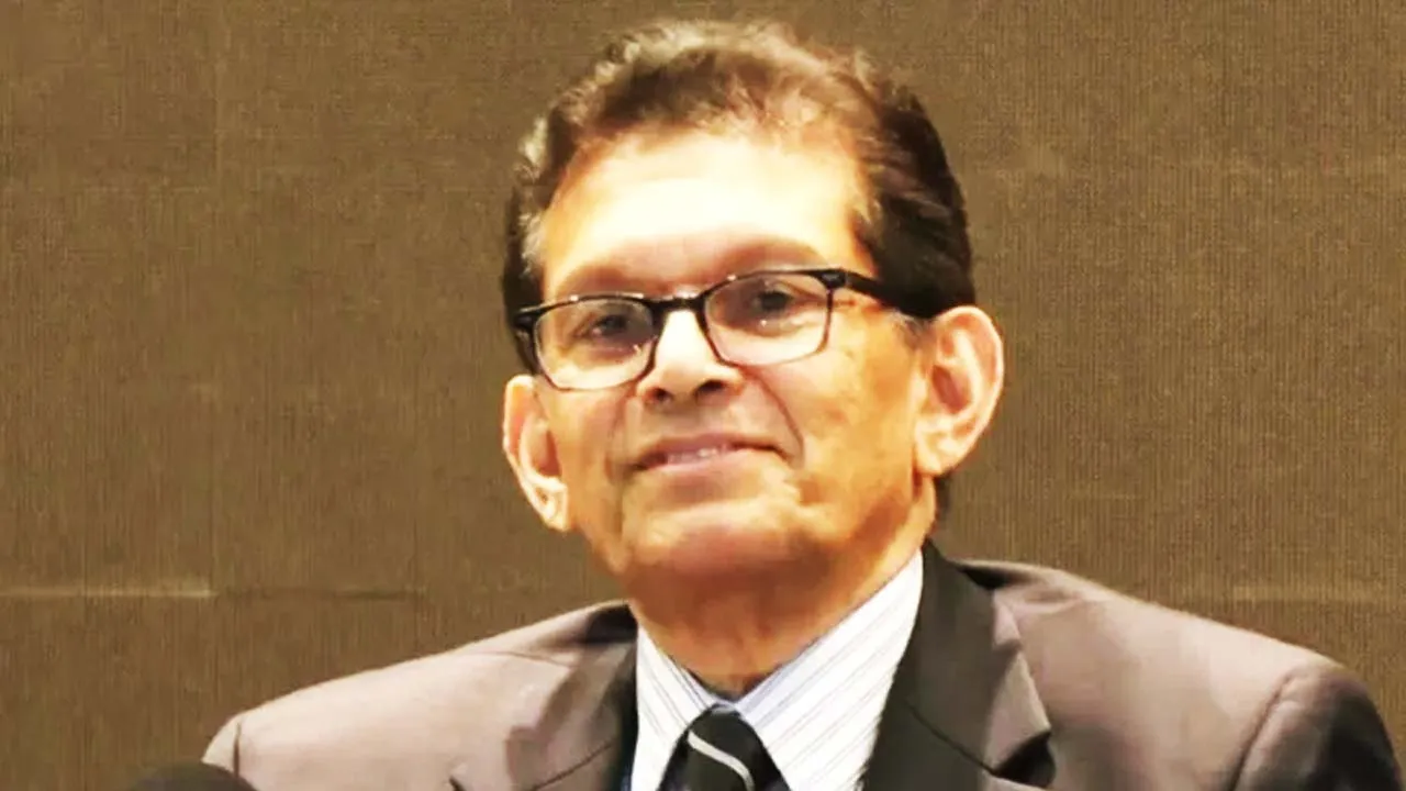 নিজ স্বার্থে যার সাথে ইচ্ছা কথা বলব