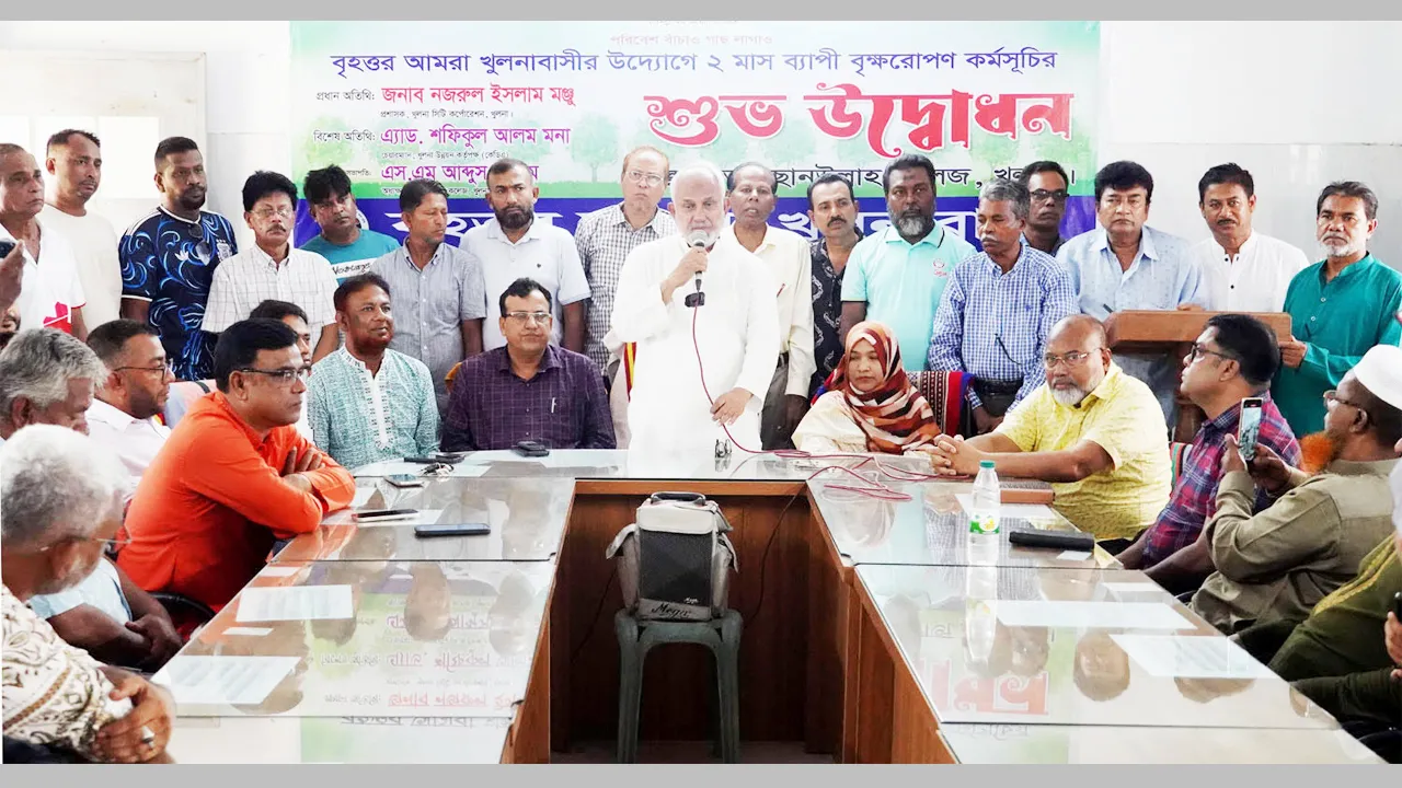 কেসিসি প্রশাসকের বৃক্ষরোপণ কর্মসূচির উদ্বোধন