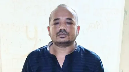 খুলনায় আলোচিত সন্ত্রাসী গ্রেনেড বাবুর বাড়িতে অভিযান, ভাই আটক