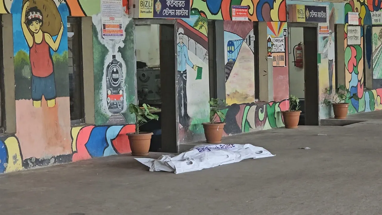 ট্রেনে কাটা পড়া লাশের দায়িত্ব নিয়ে পুলিশ-রেলওয়ে ঠেলাঠেলি