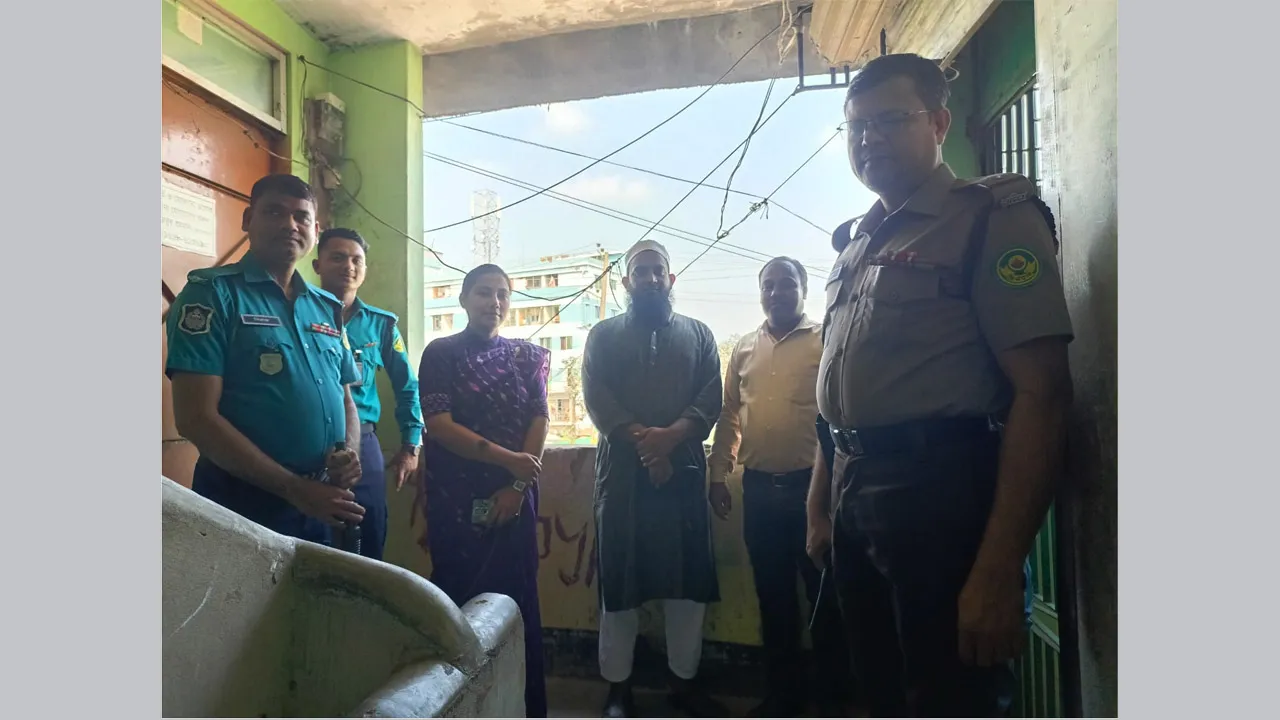 কর্ণফুলীতে অনিয়মের অভিযোগে ডায়াগনস্টিক সেন্টারে সিলগালা ও জরিমানা
