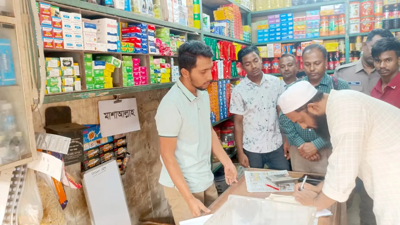 কর্ণফুলীতে ২ ব্যবসা প্রতিষ্ঠানকে ভ্রাম্যমাণ আদালতের জরিমানা
