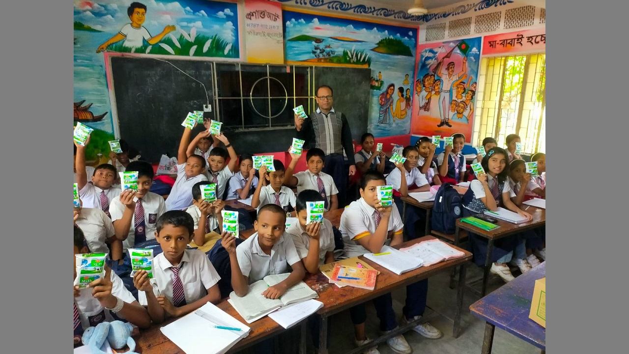 কোটালীপাড়ায় প্রাথমিকে মিড ডে মিল কর্মসূচিতে অনিয়মের অভিযোগ