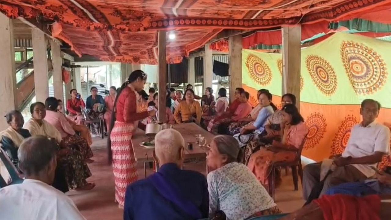 ‘গুরুদক্ষিণা’ উৎসবে রাখাইনদের অতীত ভুলভ্রান্তির ক্ষমা প্রার্থনা
