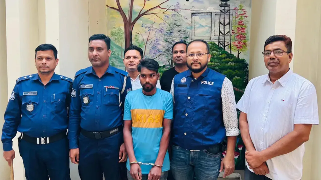 কুলাউড়ায় বাবাকে কুপিয়ে হত্যা : ঘাতক ছেলে আটক