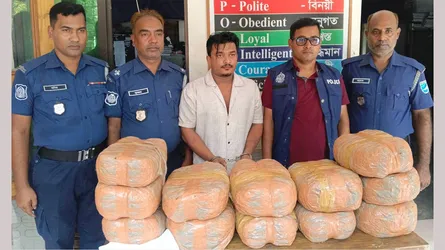 কুলিয়ারচরে ২৪ কেজি গাঁজাসহ মাদক কারবারি গ্রেফতার