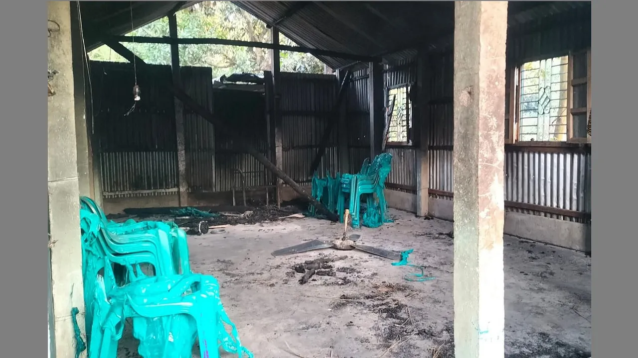 কুলিয়ারচরের মাধবদী নতুন বাজারে জিয়া পরিষদে আগুন, থানায় মামলা