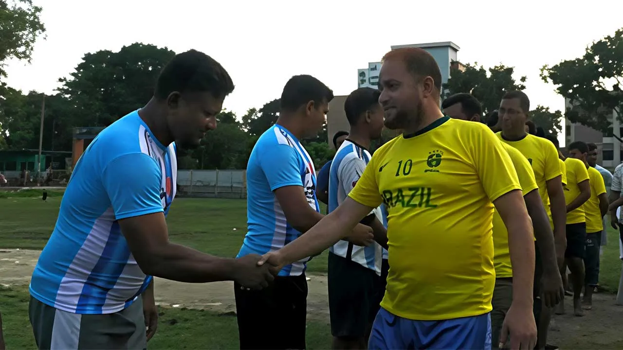 কুড়িগ্রামে প্রীতি ফুটবলে আর্জেন্টিনাকে হারালো ব্রাজিল সমর্থক পুলিশ দল