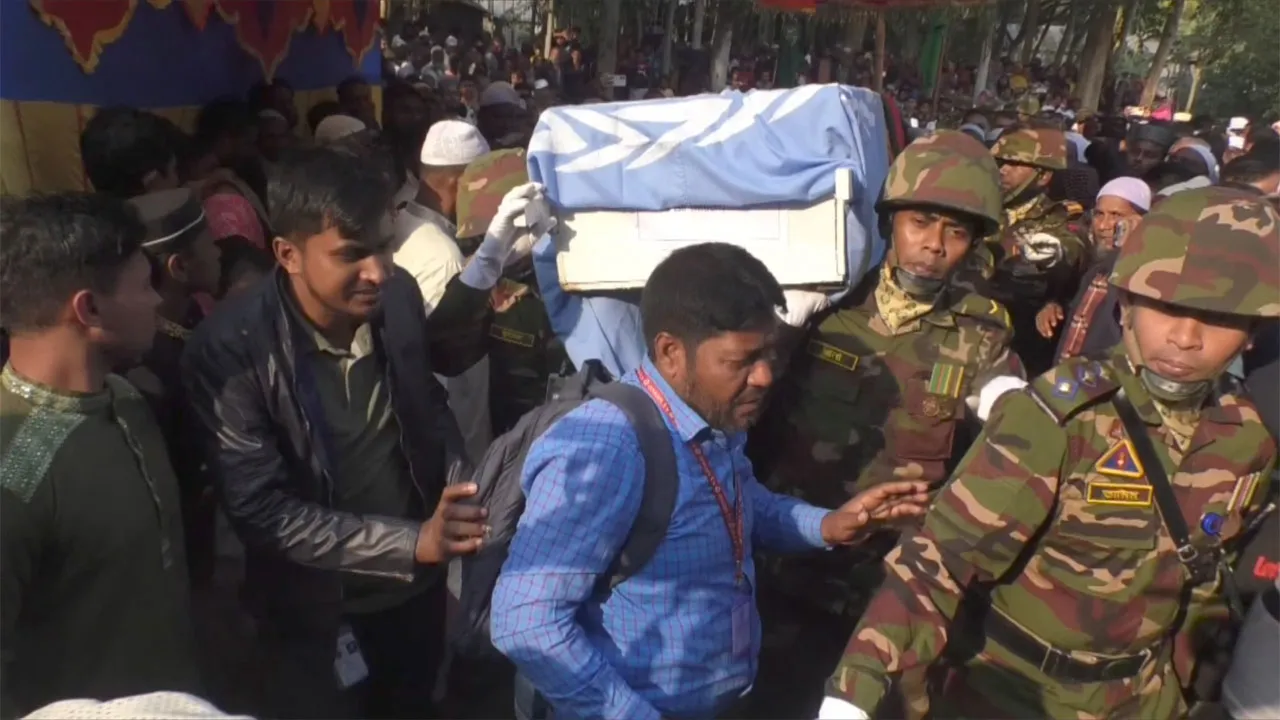 কুড়িগ্রামের ২ সেনা সদস্যের লাশ সামরিক মর্যাদায় দাফন