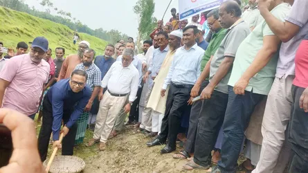 উলিপুরে ২ কিলোমিটার খাল পুনঃখনন কার্যক্রম শুরু