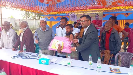 কুড়িগ্রামে দরিদ্রদের মাঝে কম্বল বিতরণ